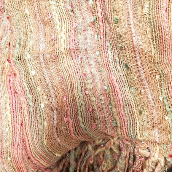 Le Chateau Scarf - Picture 2 of 13